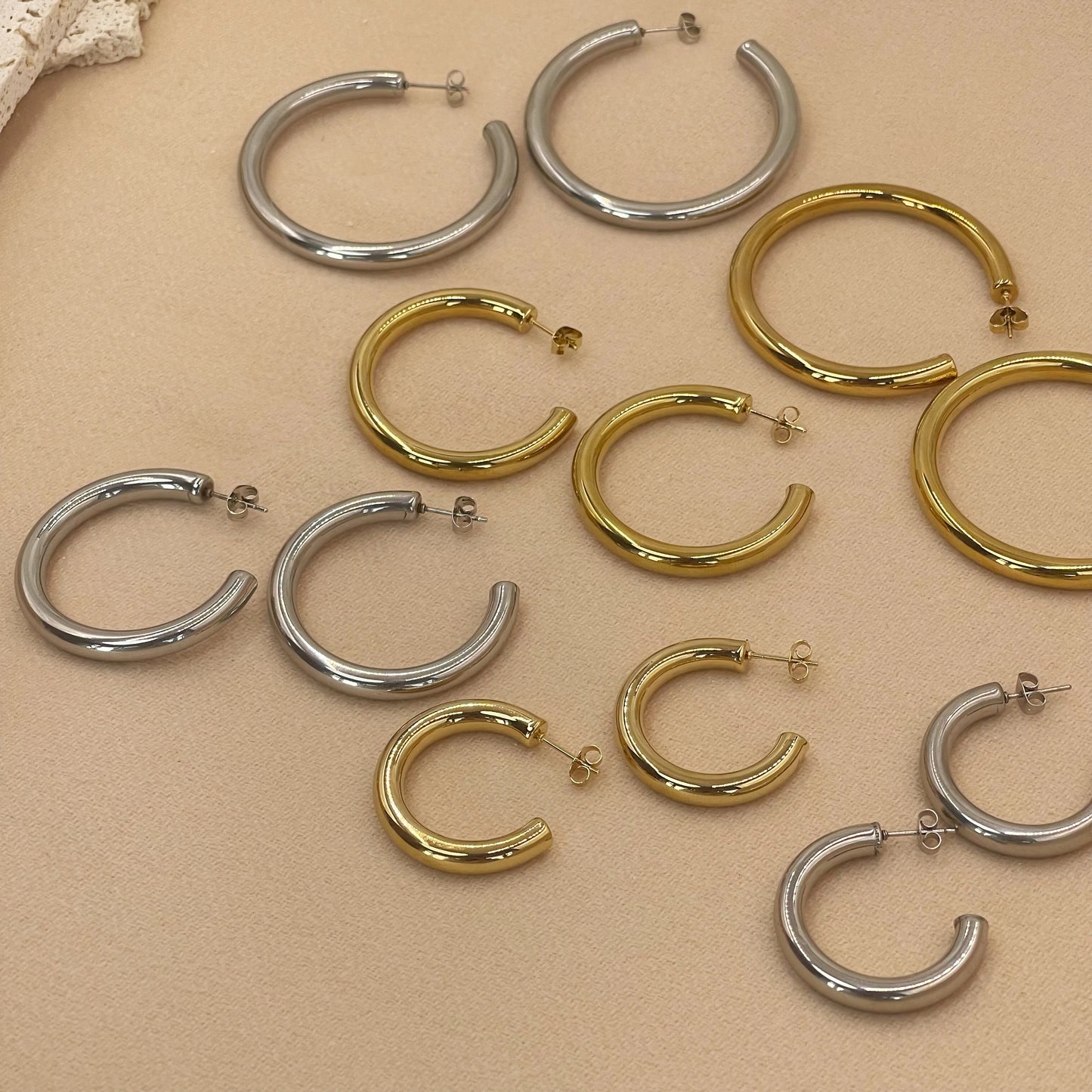 Classic Gold Hoop Earrings – 30/40/50mm